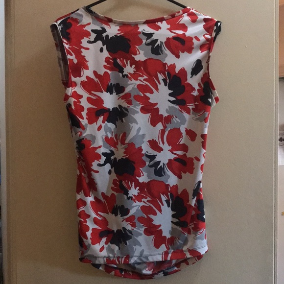 🖤🌹Casual New York & Company sleeveless top.🌹🖤 - Picture 3 of 5